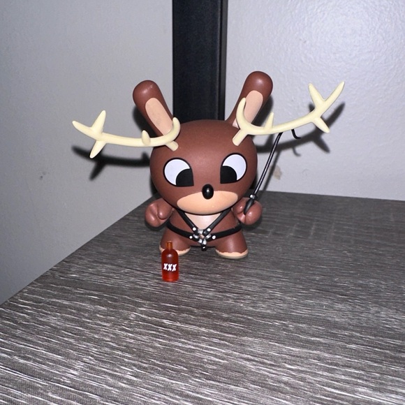 Kidrobot reindeer dunny - Picture 1 of 6